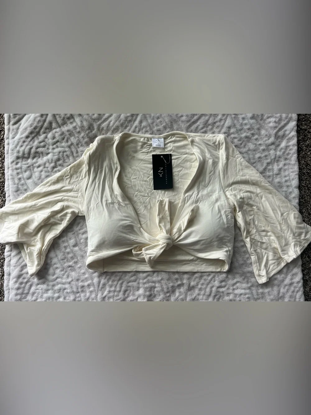 NWT Klassy Network Collection Women’s White Tie-Front Cropped Top | Size S - Picture 2 of 8